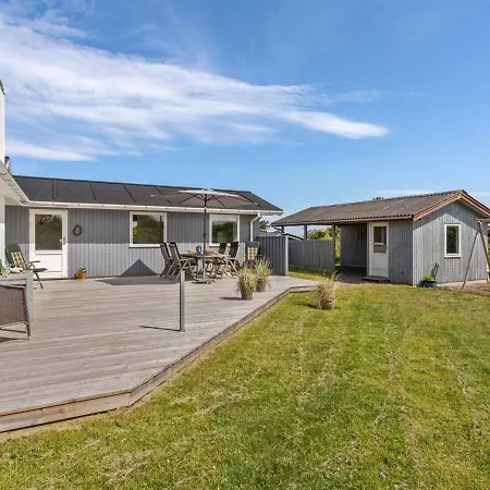 Wolfger - 350m From The Sea In Nw Jutland By Interhome